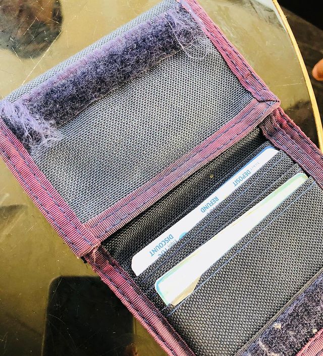 Does anyone STILL own a Velcro wallet? #ceoswallet #splashatplay #splashretreat2018 #sopoorthing #fr...